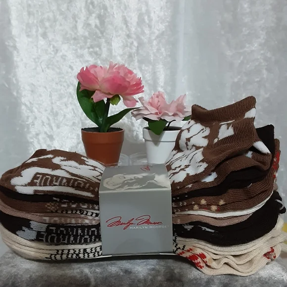 Marilyn Monroe 10 Pairs Pack Of Socks NWT - Picture 4 of 9